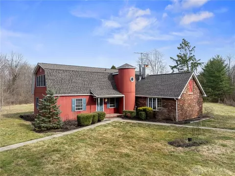 1190 S Nixon Camp Rd, Oregonia, OH 45054