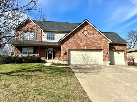 3364 Lake Crest Dr, Hamilton, OH 45011