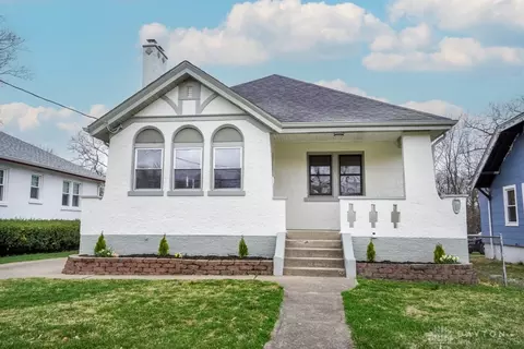 1384 W Galbraith Rd, Cincinnati, OH 45231