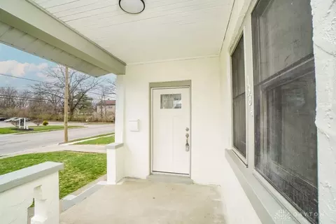 1384 W Galbraith Rd, Cincinnati, OH 45231 photo 3