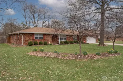 2160 Crystal Marie Dr, Dayton, OH 45431