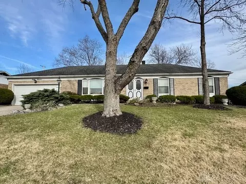 811 Kenbrook Dr, Vandalia, OH 45377