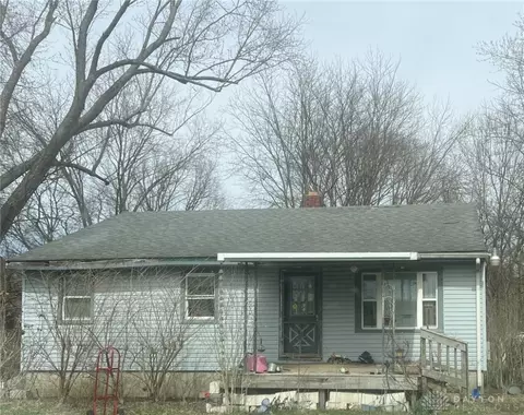 1068 Hedges Rd, Xenia, OH 45385