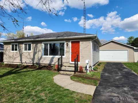 420 Twinning Dr, Dayton, OH 45431