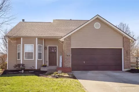3393 Indian Meadows Dr, Hamilton, OH 45011