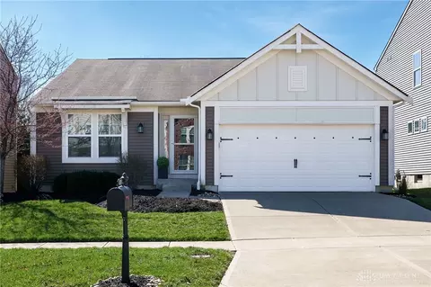4279 Hunting Hawk Dr, Lebanon, OH 45036