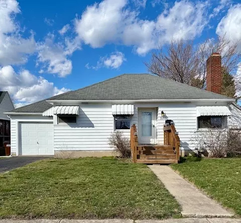 21 W Emerson Ave, Fairborn, OH 45324