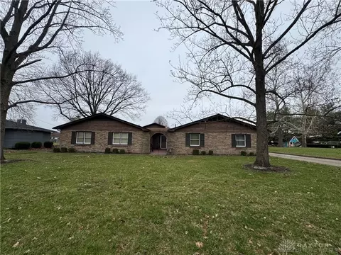 1070 Dubois Rd, Franklin, OH 45005