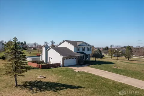 2375 Greenknoll Dr, Springfield, OH 45502 photo 2