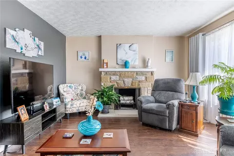 Living - 983 Gardner Rd, Kettering, OH 45429 photo 1 of 3