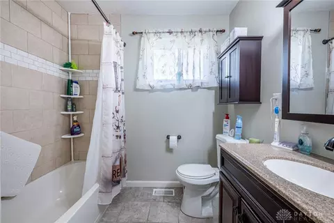 Bath - 983 Gardner Rd, Kettering, OH 45429 photo 2 of 3