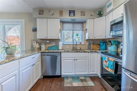 Kitchen - 983 Gardner Rd, Kettering, OH 45429 photo 2 of 2