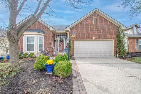 6958 Wembley Cir, Dayton, OH 45459