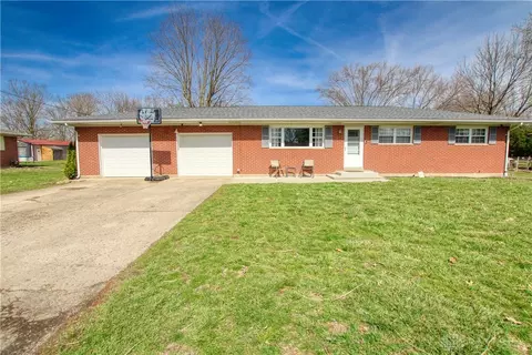 6217 Cedar Ln, Miamisburg, OH 45342