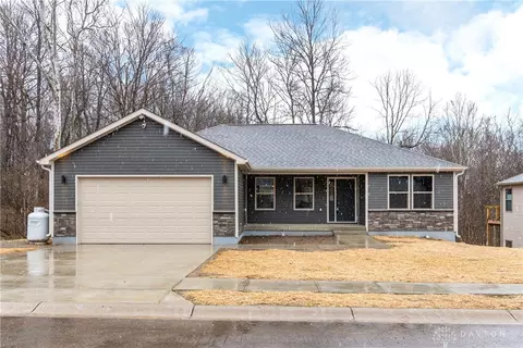 209 Esther Dr, Lewisburg, OH 45338