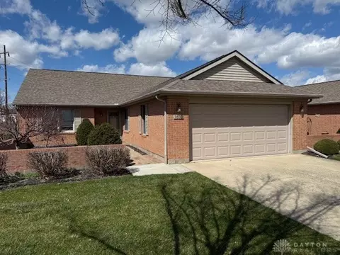1608 Dee Anne Dr, Xenia, OH 45385