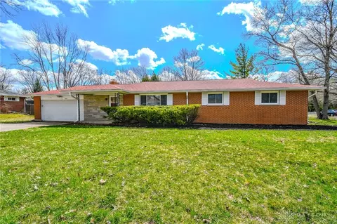 2989 Mckay Rd, Beavercreek, OH 45432