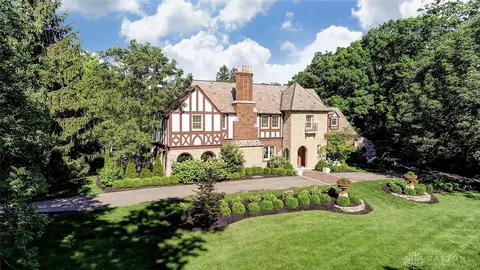 3525 Blossom Heath Rd, Kettering, OH 45419