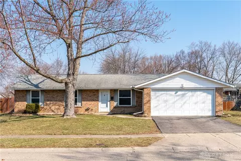 5247 Robinview Ct, Dayton, OH 45424