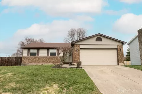 1023 Meadowrun Rd, Englewood, OH 45322