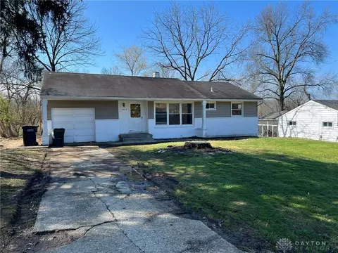 5529 Windridge Dr, Cincinnati, OH 45248