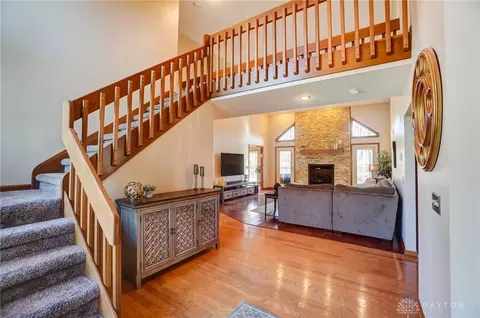 Entry Way - 845 Wind Bluff Pt, Springboro, OH 45066 photo 3 of 7