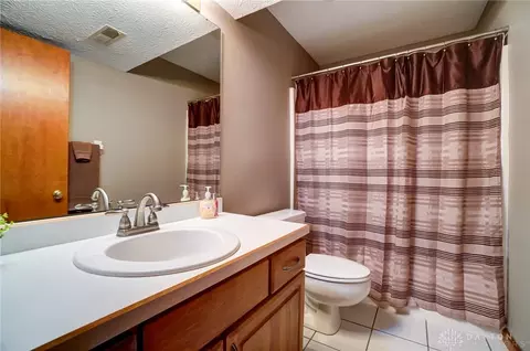 Bath - 845 Wind Bluff Pt, Springboro, OH 45066 photo 9 of 9