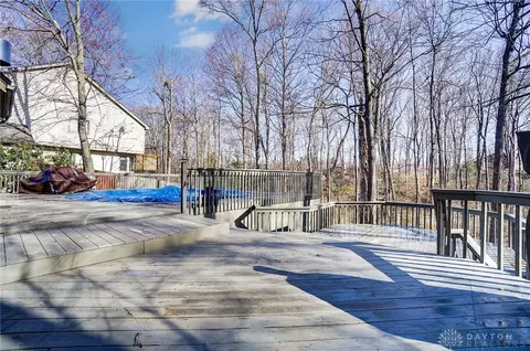 Exterior - 845 Wind Bluff Pt, Springboro, OH 45066 photo 8 of 15