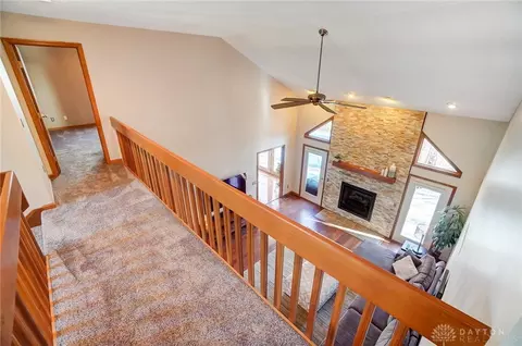 Entry Way - 845 Wind Bluff Pt, Springboro, OH 45066 photo 7 of 7
