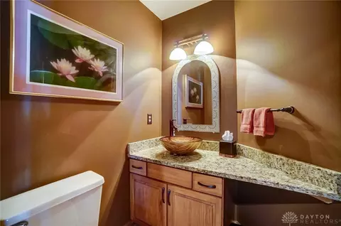 Bath - 845 Wind Bluff Pt, Springboro, OH 45066 photo 5 of 9
