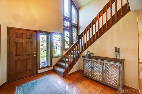 Entry Way - 845 Wind Bluff Pt, Springboro, OH 45066 photo 2 of 7