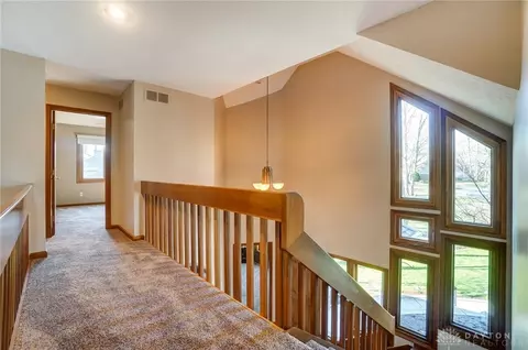 Entry Way - 845 Wind Bluff Pt, Springboro, OH 45066 photo 6 of 7