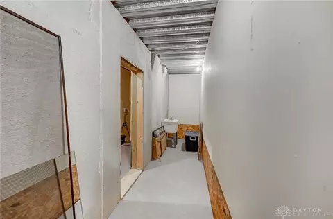 Entry Way - 170 E Pugh Dr, Springboro, OH 45066 photo 6 of 6