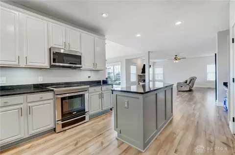 Kitchen - 170 E Pugh Dr, Springboro, OH 45066 photo 5 of 6