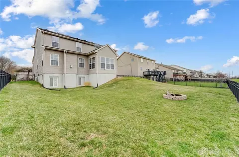 Exterior - 170 E Pugh Dr, Springboro, OH 45066 photo 6 of 6