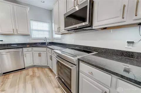 Kitchen - 170 E Pugh Dr, Springboro, OH 45066 photo 3 of 6