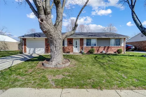 7051 Stonehurst Dr, Dayton, OH 45424