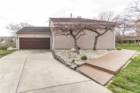 2128 Sir Lockesley Dr, Miamisburg, OH 45342