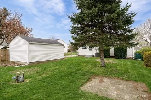 Exterior - 2790 Prentice Dr, Kettering, OH 45420 photo 5 of 6