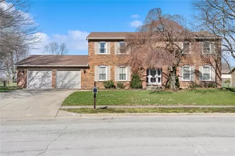 2327 Monterey Dr, Xenia, OH 45385