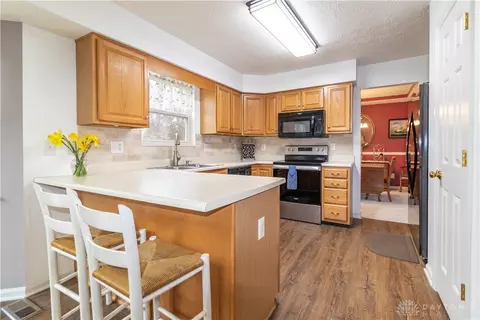 Kitchen - 7225 Wethersfield Dr, Maineville, OH 45039 photo 1 of 2