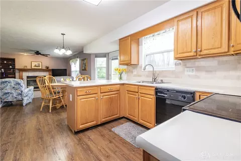 Kitchen - 7225 Wethersfield Dr, Maineville, OH 45039 photo 2 of 2