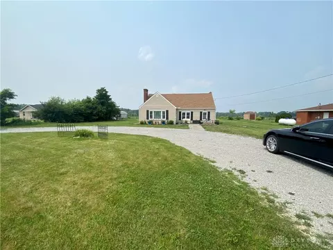 9409 State Route 571, Laura, OH 45337