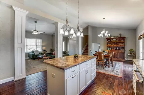Kitchen - 3040 Windy Ridge Dr, Springfield, OH 45502 photo 4 of 5