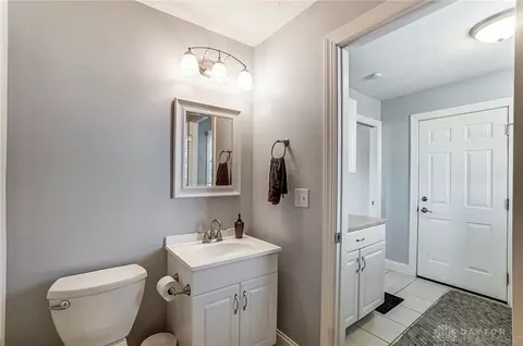 Bath - 3040 Windy Ridge Dr, Springfield, OH 45502 photo 9 of 10