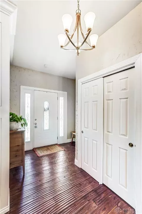 Entry Way - 3040 Windy Ridge Dr, Springfield, OH 45502 photo 2 of 4
