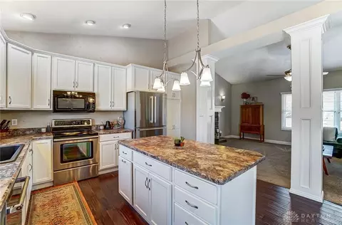 Kitchen - 3040 Windy Ridge Dr, Springfield, OH 45502 photo 3 of 5