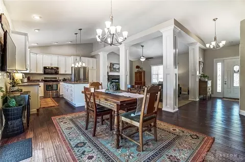 Dining - 3040 Windy Ridge Dr, Springfield, OH 45502 photo 2 of 4