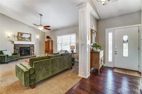 Entry Way - 3040 Windy Ridge Dr, Springfield, OH 45502 photo 3 of 4