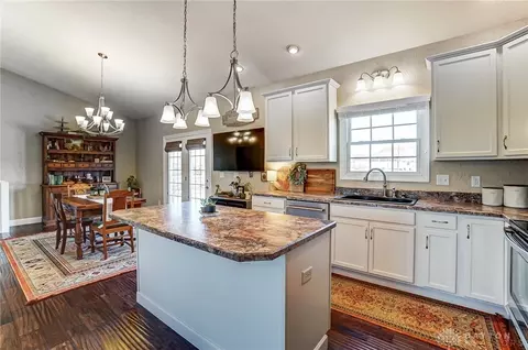 Kitchen - 3040 Windy Ridge Dr, Springfield, OH 45502 photo 5 of 5